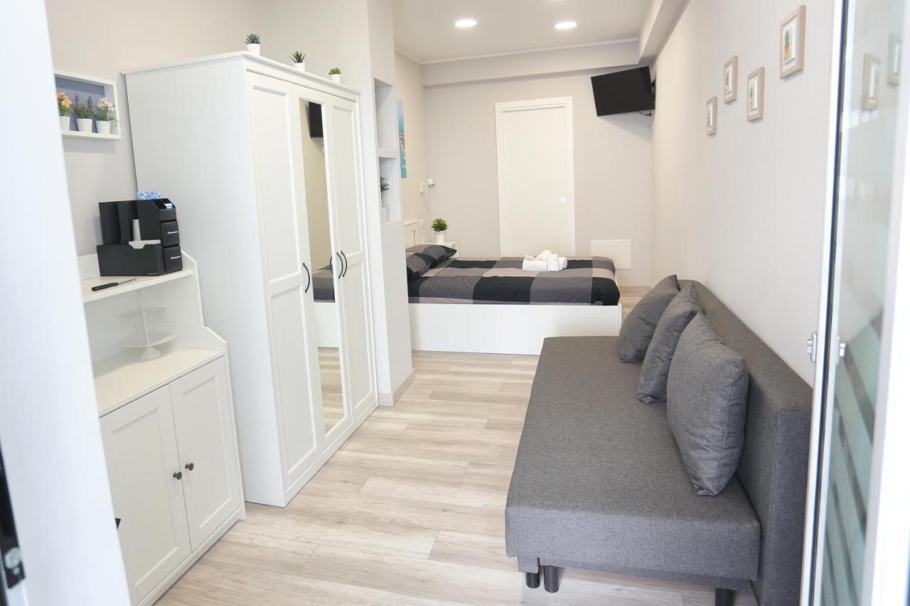 Ag Luxury Rooms Giardini Naxos Ngoại thất bức ảnh