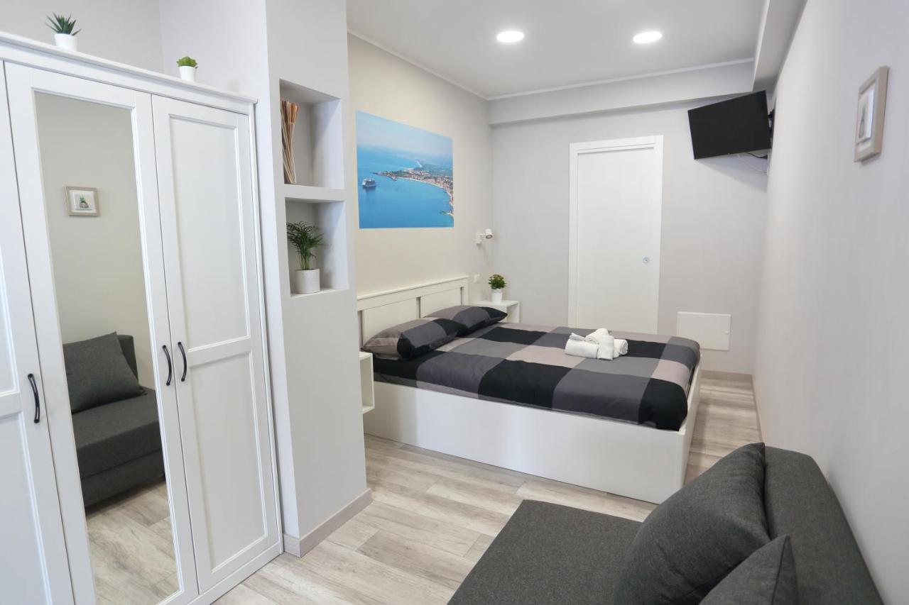 Ag Luxury Rooms Giardini Naxos Ngoại thất bức ảnh