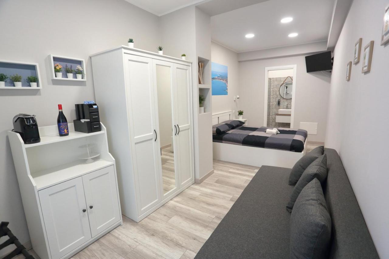 Ag Luxury Rooms Giardini Naxos Ngoại thất bức ảnh