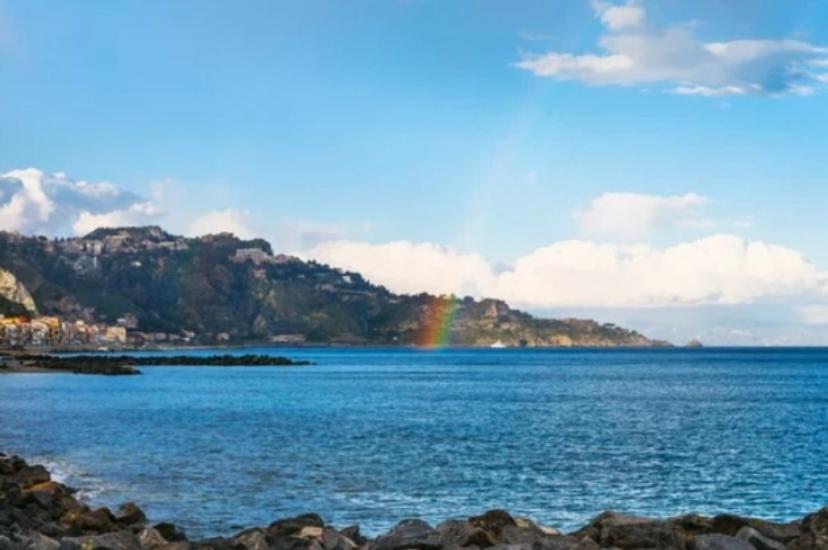 Ag Luxury Rooms Giardini Naxos Ngoại thất bức ảnh